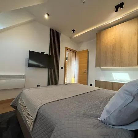 Srebrni Vrhovi Penthouse דירה